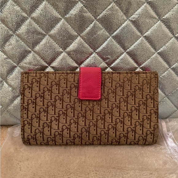 Vintage Christian Dior pink trotter wallet - Picture 3 of 16